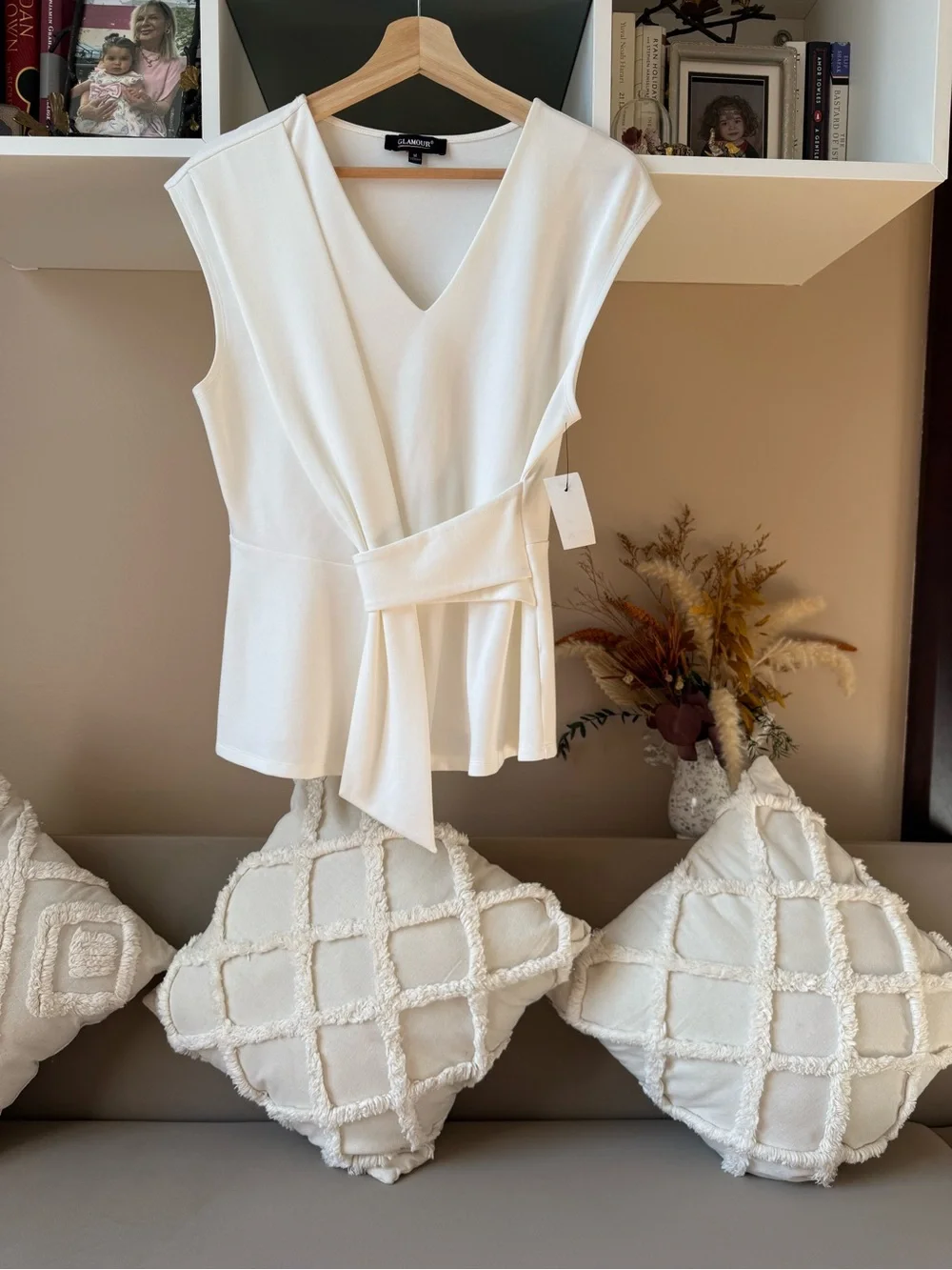 Glamour sleeveless neck